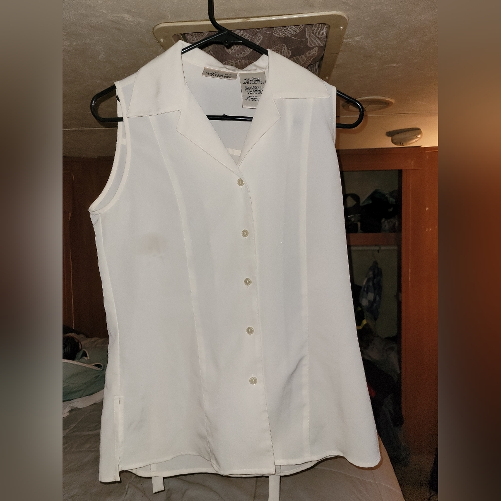 Woman's Kathie Lee collection shirt